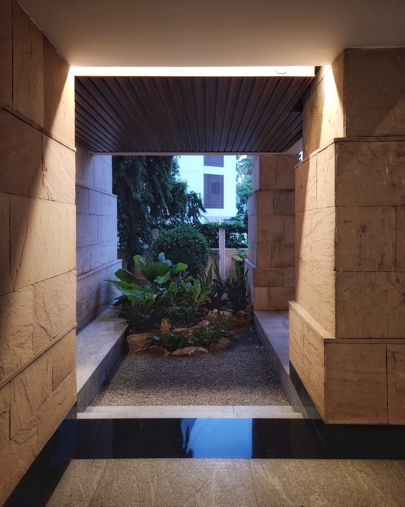 A-87 Richmond Road — Water and stone