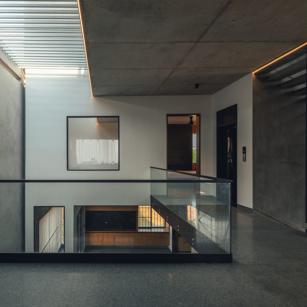 Black Rock House — The atrium bridge